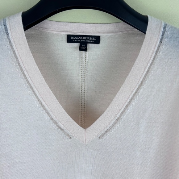 Banana Republic women’s extra fine merino wool size medium - Picture 2 of 8